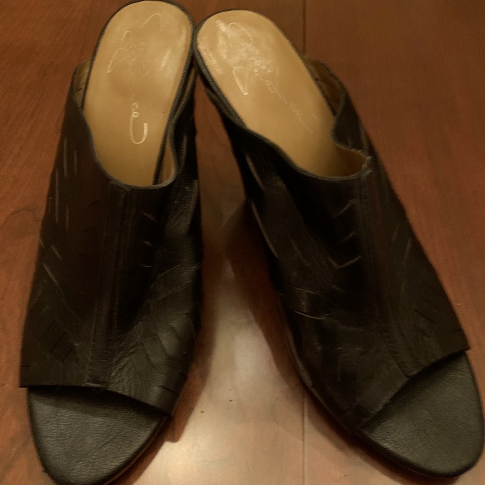Report Signature shoes